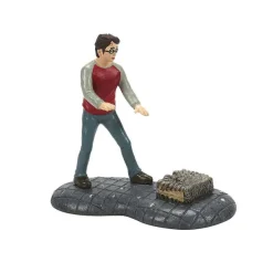Department 56 Harry Potter Village<Harry & His Monster Book